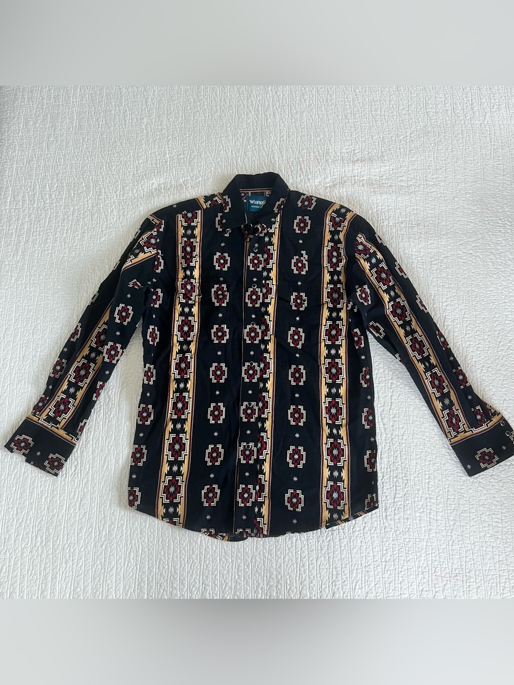 Wrangler Black Print Western Shirt with Burgundy Accents Size M